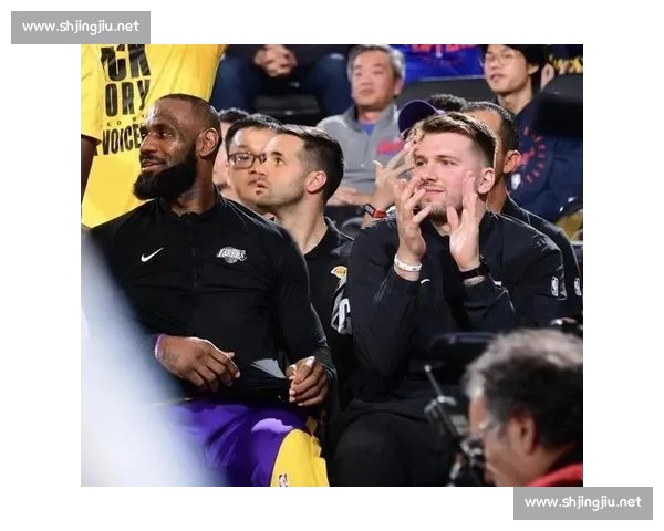 NBA今日焦点对决：快船迎战湖人，詹姆斯与伦纳德再度争锋